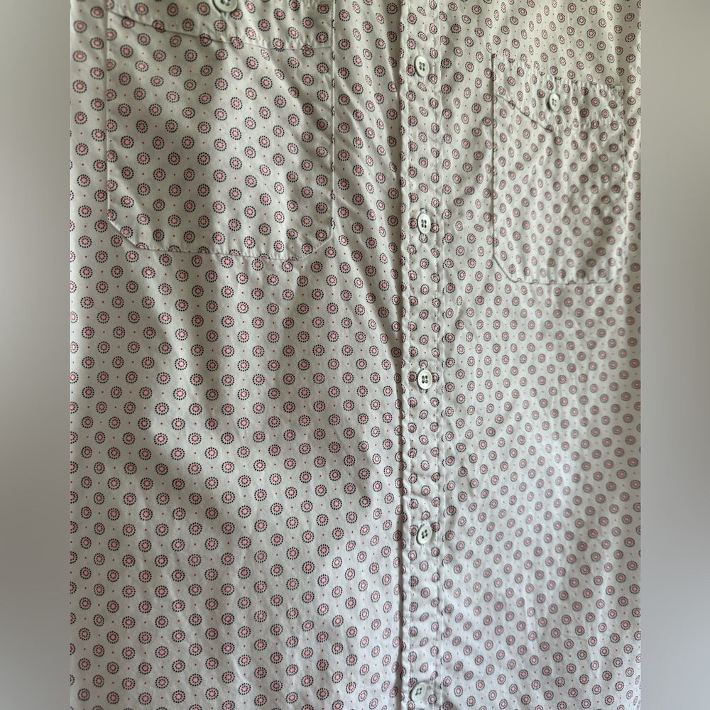 Express Men's Casual White With Red and Blue Pattern Button-Down Shirt - Picture 3 of 6
